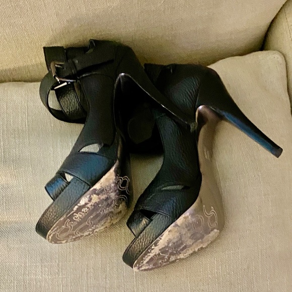 Charles David Double Strap Platform Stiletto’s - Picture 12 of 14